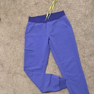 Figs Zamora  Women's Jogger Scrub Pants in Periwinkle with Navy Waistband
